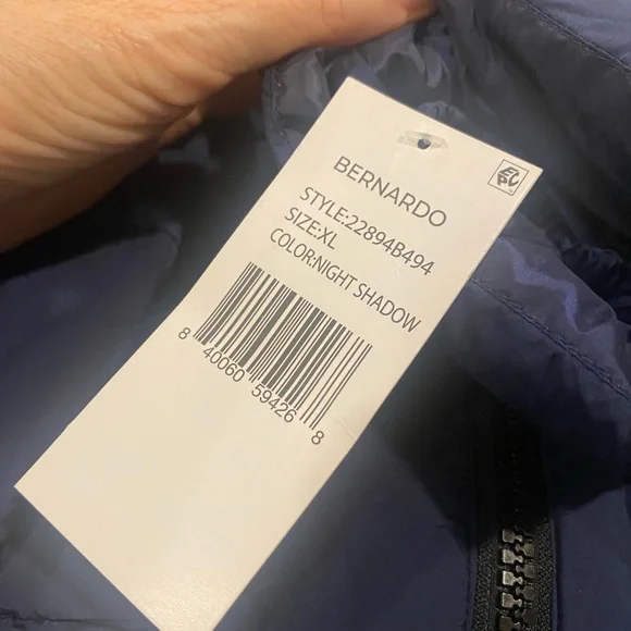 Bernardo hooded quilted puffer coat,zip-front closure & side zip pockets XL NWT - Picture 10 of 10